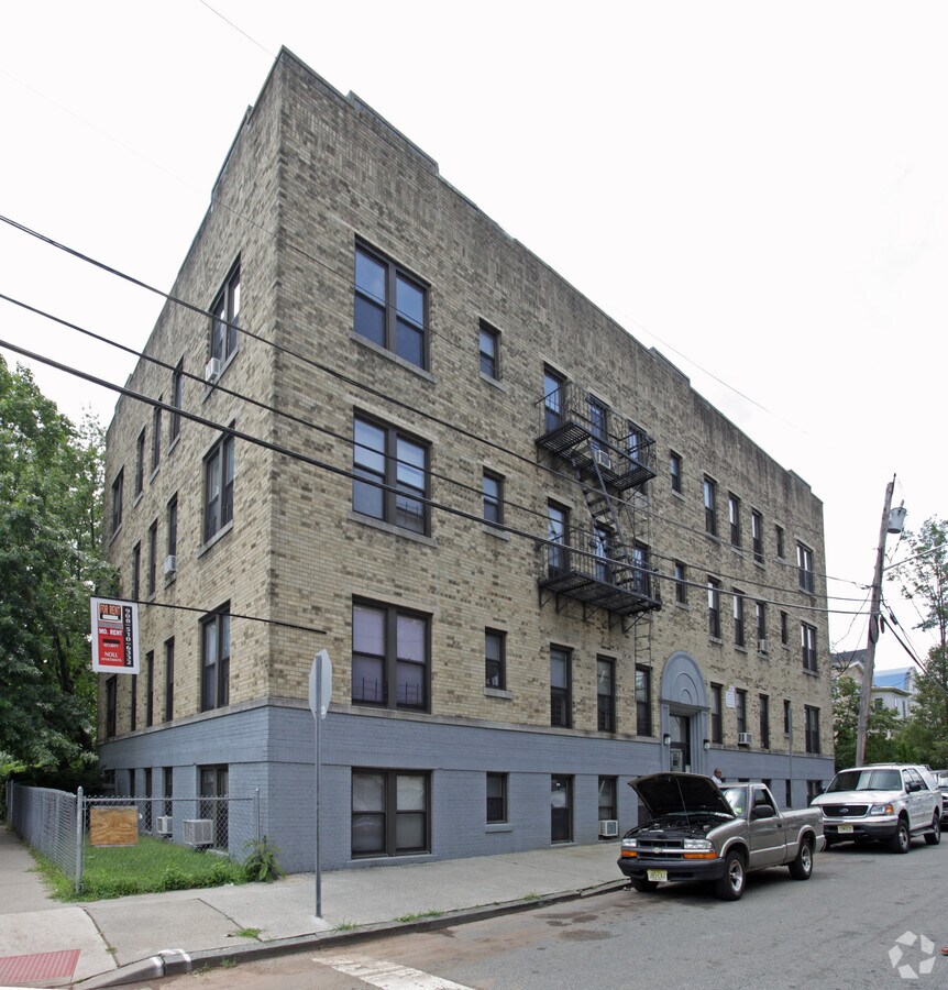 Noll Place Apartments - Noll Place Apartments