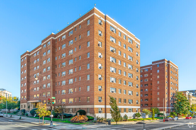 Building Photo - State House Apartments