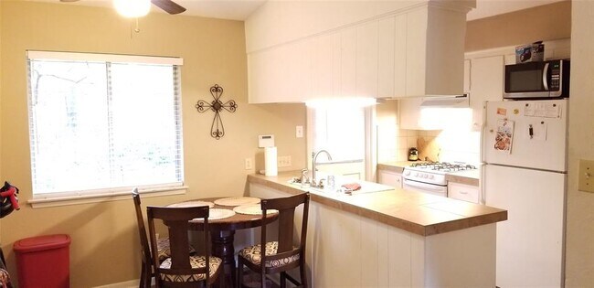 Photo - 2114 Ann Arbor Ave