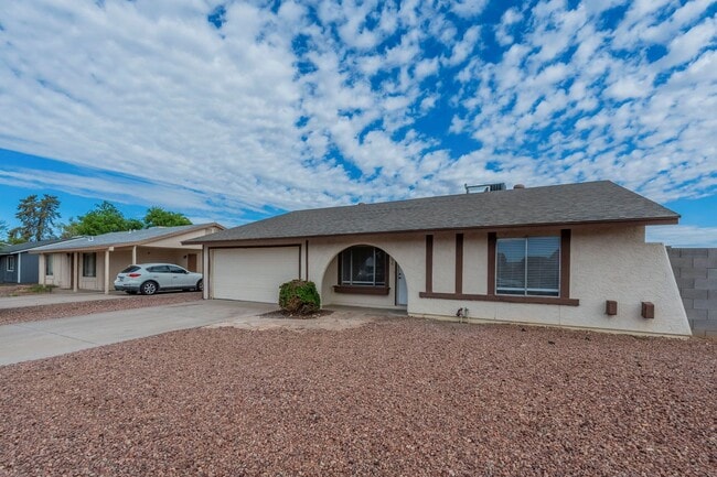 Building Photo - Wonderful East Valley Home! 4bedroom 1.5 B...