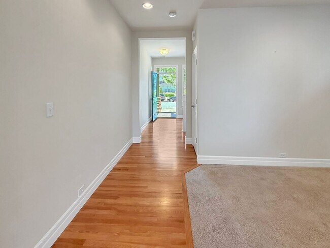 Photo - Charming Bothell 4BR Home w/ Bonus, Porch Swing & Private Backyard Awning
