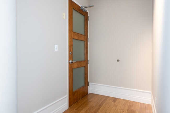 Photo - 4901 Washington Blvd Unit 3A