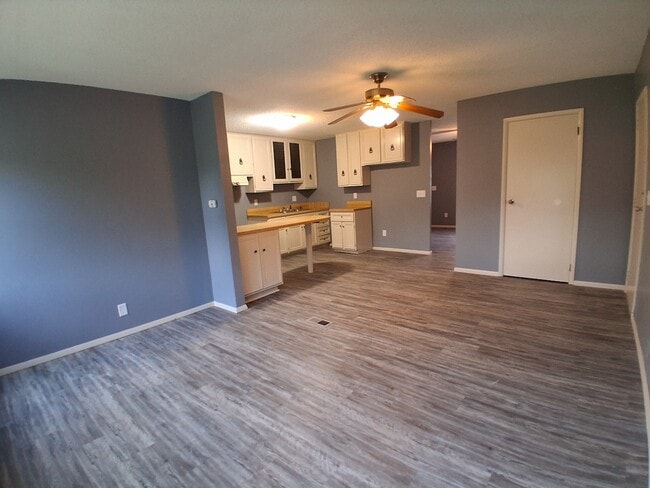 Photo - 924 Sunset Rdg