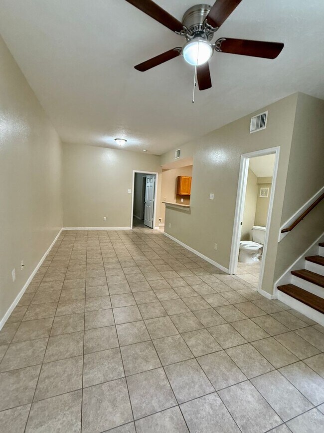 Photo - 5909 Allison Rd Unidad 5909B