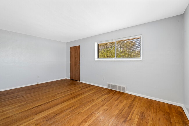 Photo - 7608 Big Bend Blvd Unit B