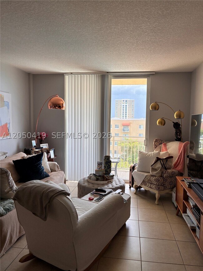 Building Photo - 215 SW 42nd Ave Unit 603