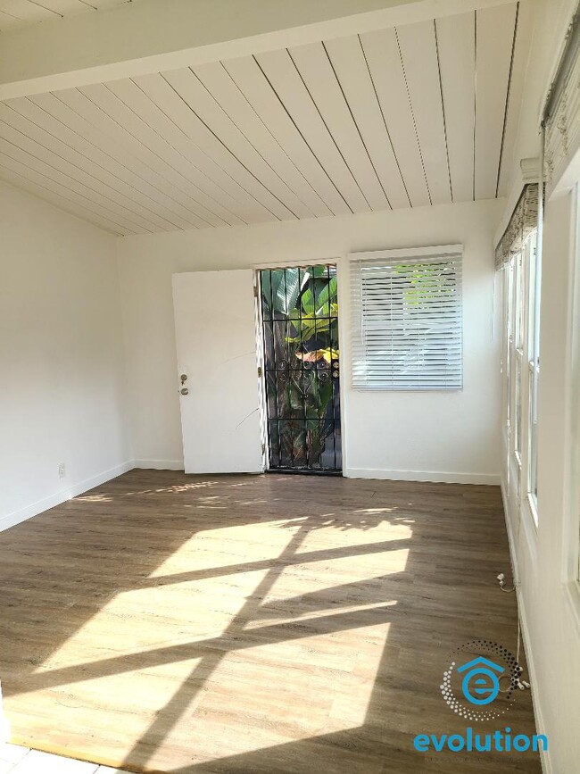 Photo - 4323-4333 Gresham St