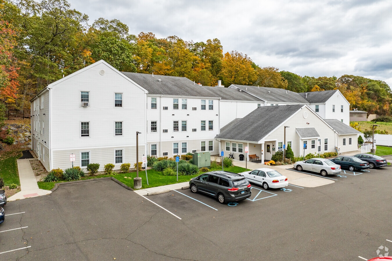 290 Main Ave Norwalk, CT 06851 - Miss Laura Raymond Homes