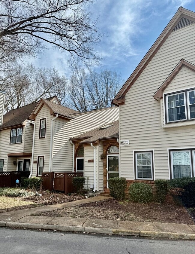 Photo - 2BD/2BA Condo in Greenbrier Neighborhood of Chesapeake - Backs up to Golf Course, Walking Trails!