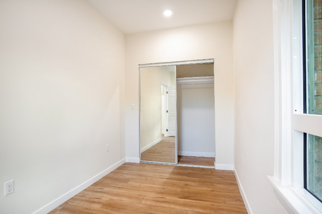 Photo - 5503 Romaine St Unidad 107