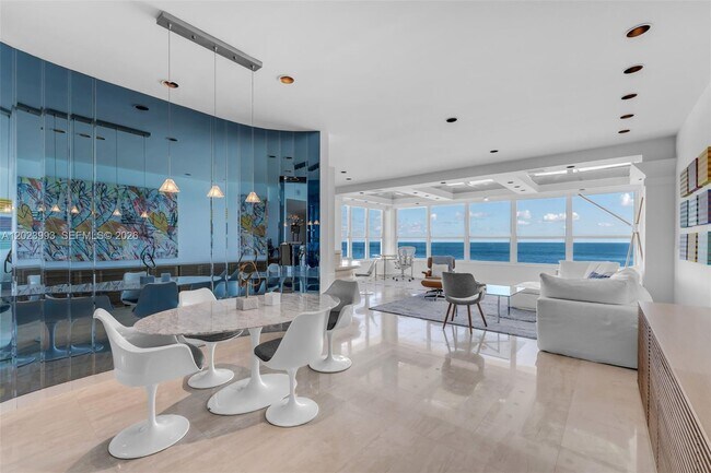 Building Photo - 4925 Collins Ave Unit 11E