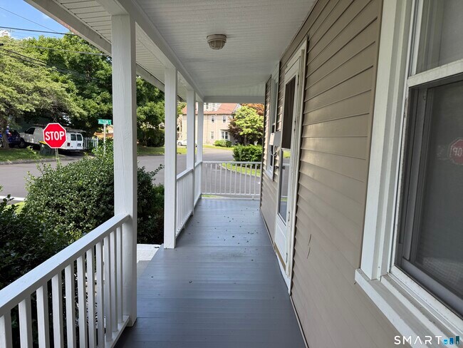 Photo - 287 Old Stratfield Rd
