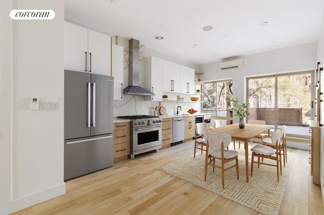Photo - 121 W 136th St