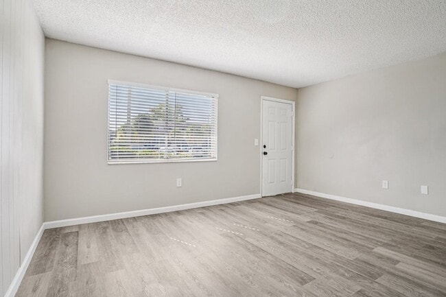 Photo - Waterview Crossing Apartments