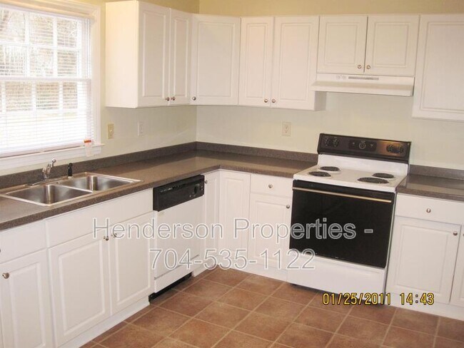 Photo - 5843 Haddington Dr