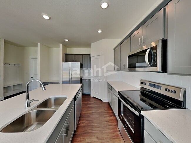 Photo - 3994 Wyedale Way