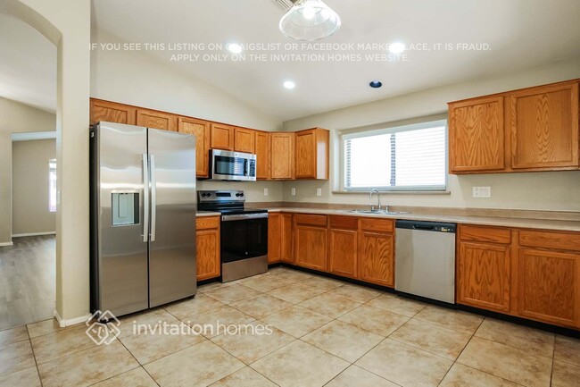 Photo - 16255 W Moreland St