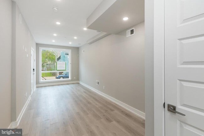 Photo - 2550 N Howard St Unit 1