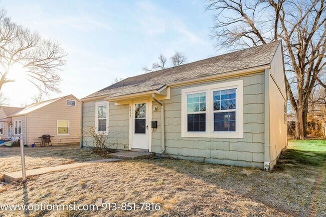 Photo - Well-kept ranch in Turner school district!