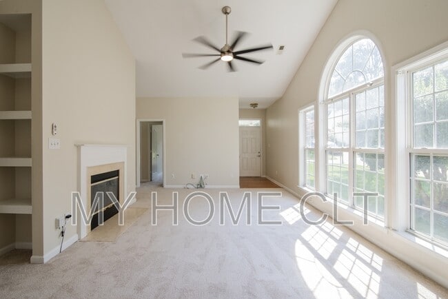 Photo - 15012 Rothesay Dr