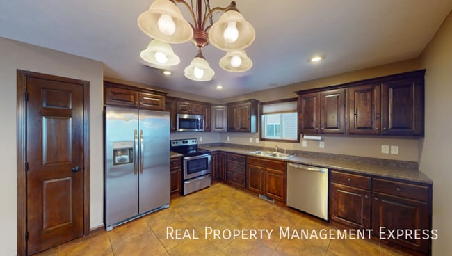 Photo - Modern 4 Bedroom 2 Bathroom Twin-Home in Tea