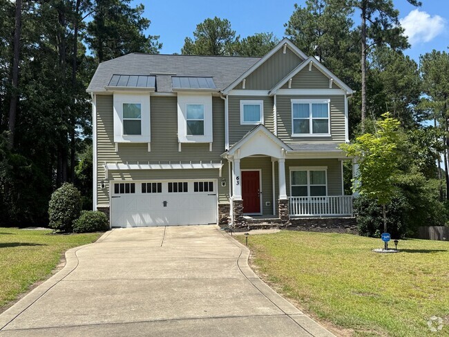 Building Photo - Gorgeous 3 Bed 2.5 Bath Plus Loft Home on ...