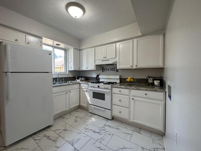 Photo - 2608 Avery St