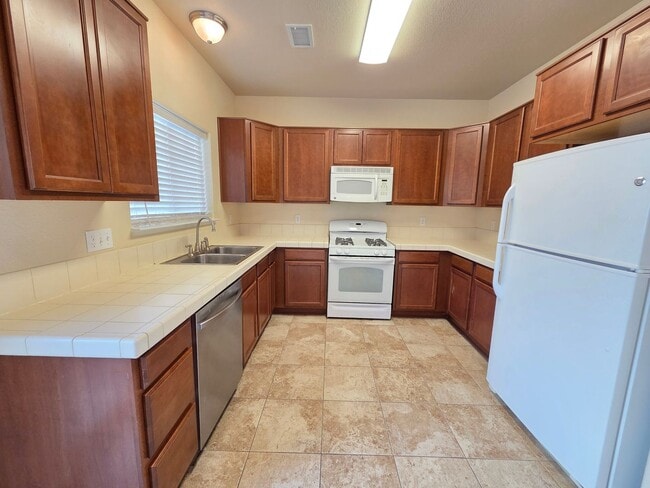 Photo - 2 Bedroom 2.5 Bath Close to UNR!