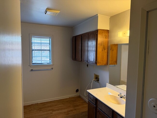 Photo - 2509 Simms St