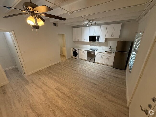 Building Photo - 2408 Leon St Unit 118A Rental