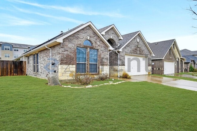 Photo - 1301 Raleigh Path