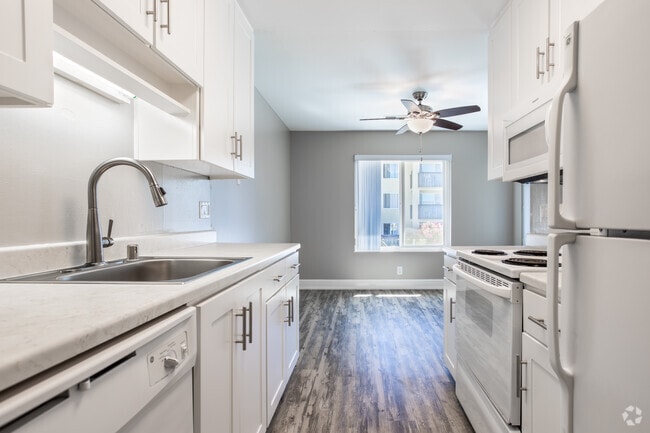 1HAB, 1BA - Santa Clara Gally Kitchne - Mission Heights Apartments