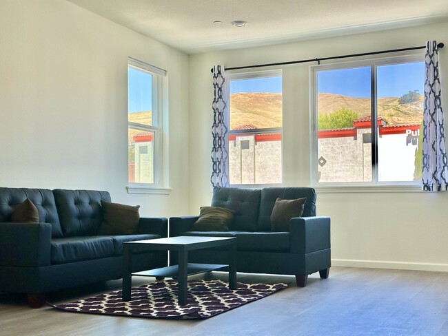 Building Photo - 29800 Mission Blvd Rental