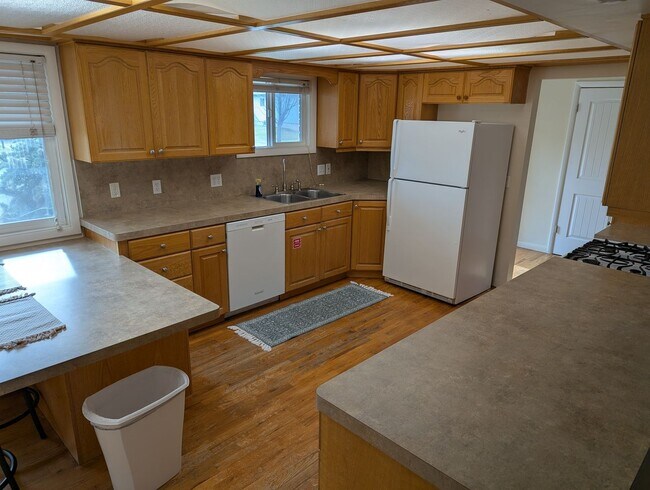 Photo - 441 Maple Dr