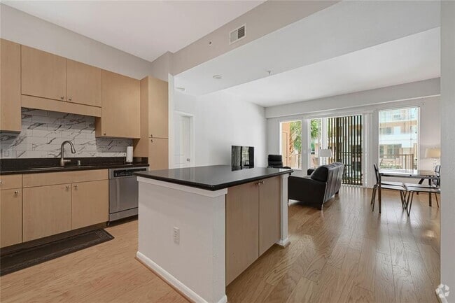 Building Photo - 3505 Sage Rd Unit 215 Rental