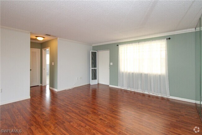 Building Photo - 729 Palm View Dr Unit D4 Rental