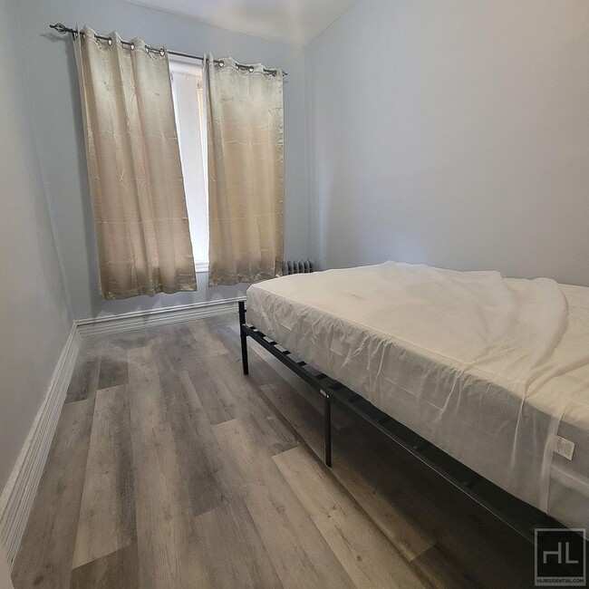 ROOM FOR RENT IN CROWN HEIGHTS MONTGOMERY ... - ROOM FOR RENT IN CROWN HEIGHTS MONTGOMERY ... Apartment Unit 1