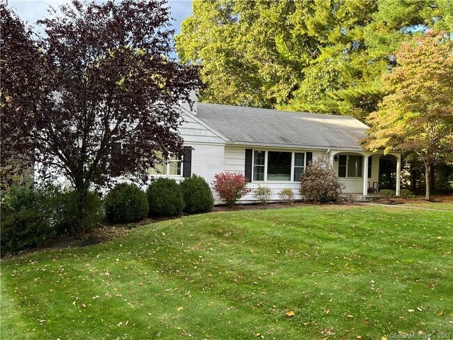 Photo - 129 Buttonball Rd