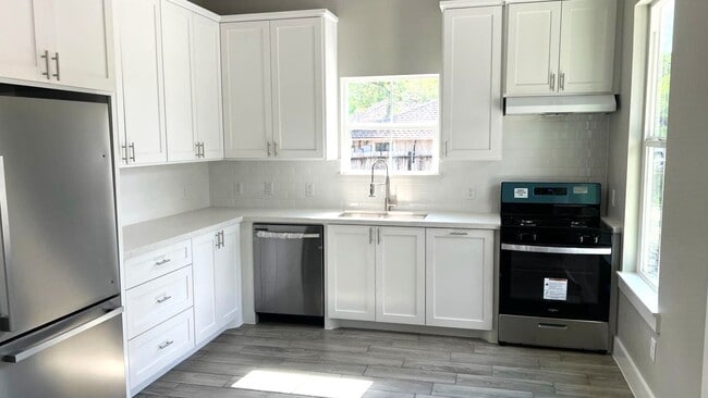 208 Indiana St