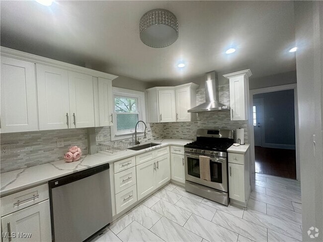 Building Photo - 1291 Idlewood Ave Rental