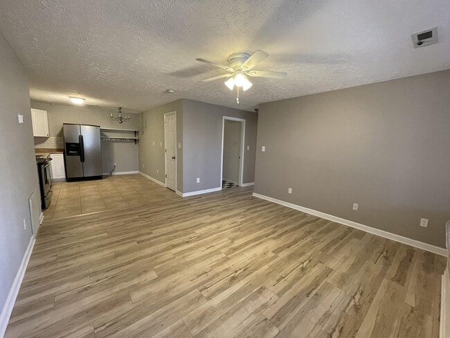 Photo - 107 Boonsboro Dr