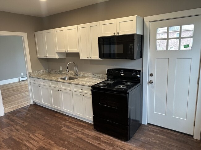 145-147 Pearl Street - 145-147 Pearl Street Unit 145