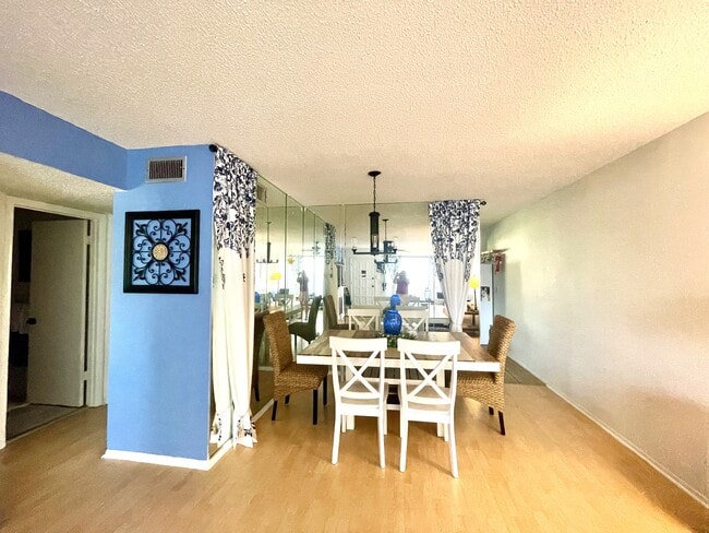 Photo - 2331 Finlandia Ln Unit 15