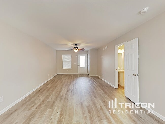 Photo - 137 Chatham Trace