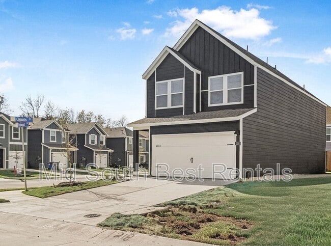 Photo - 220 Redwood Rd