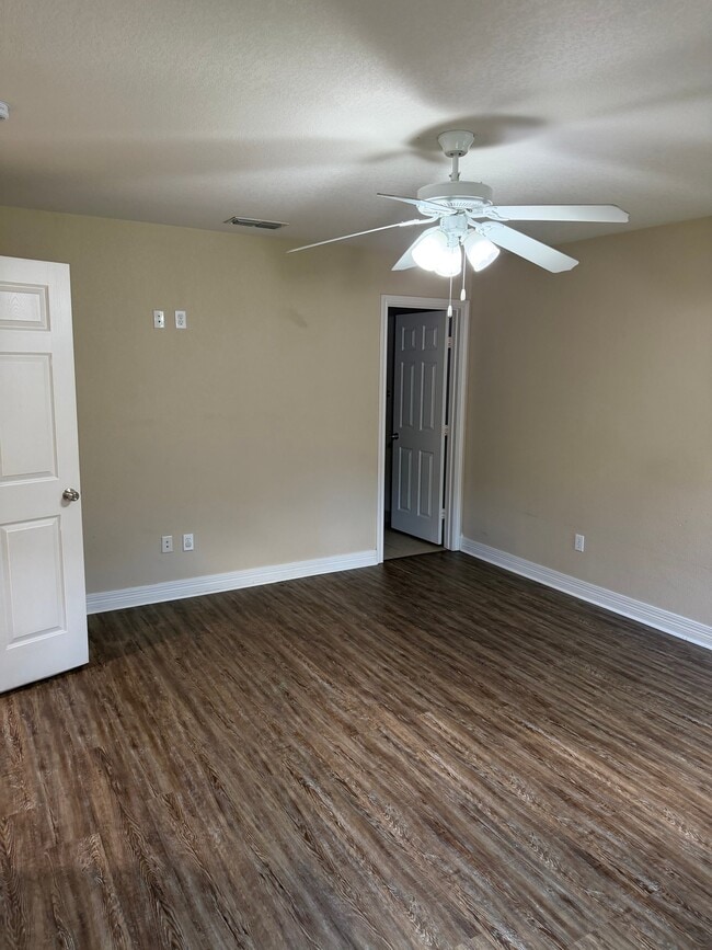 Photo - 121 Helane Ln Unit 100