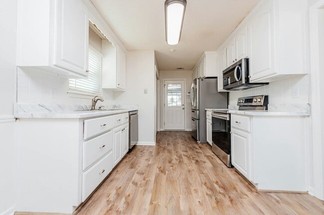 Photo - 104 Lupine Way