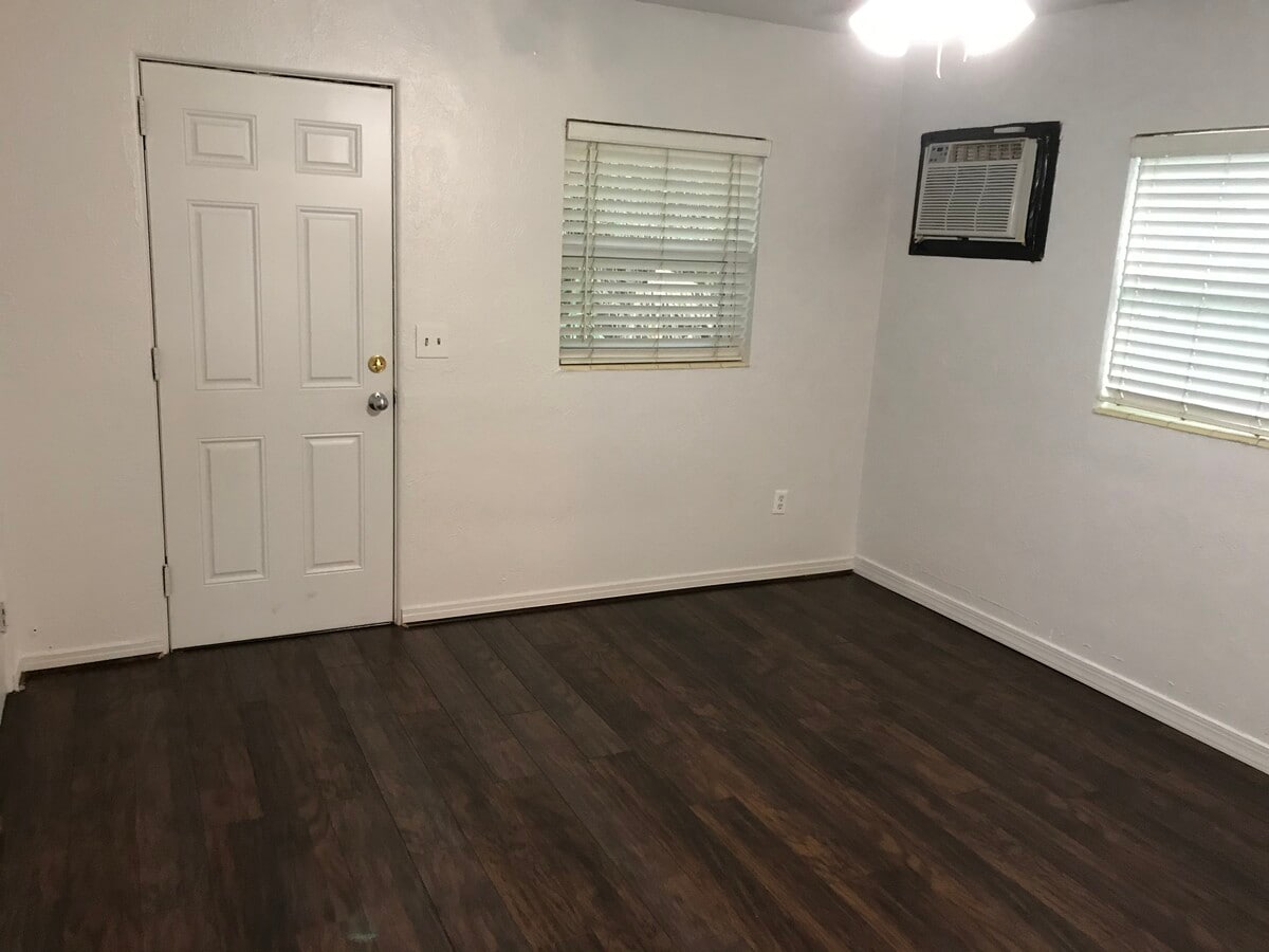 Photo - 100 E Smith St Unit Efficiency