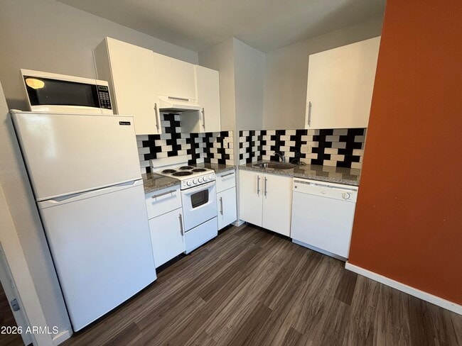Photo - 1238 W 4th St