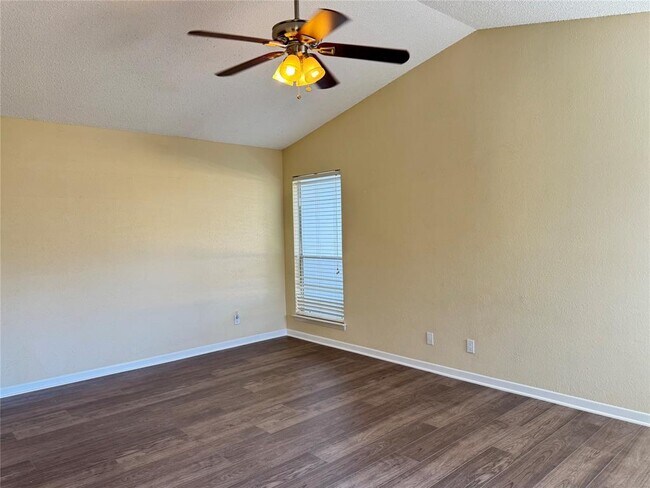 Photo - 223 Stowaway Cove